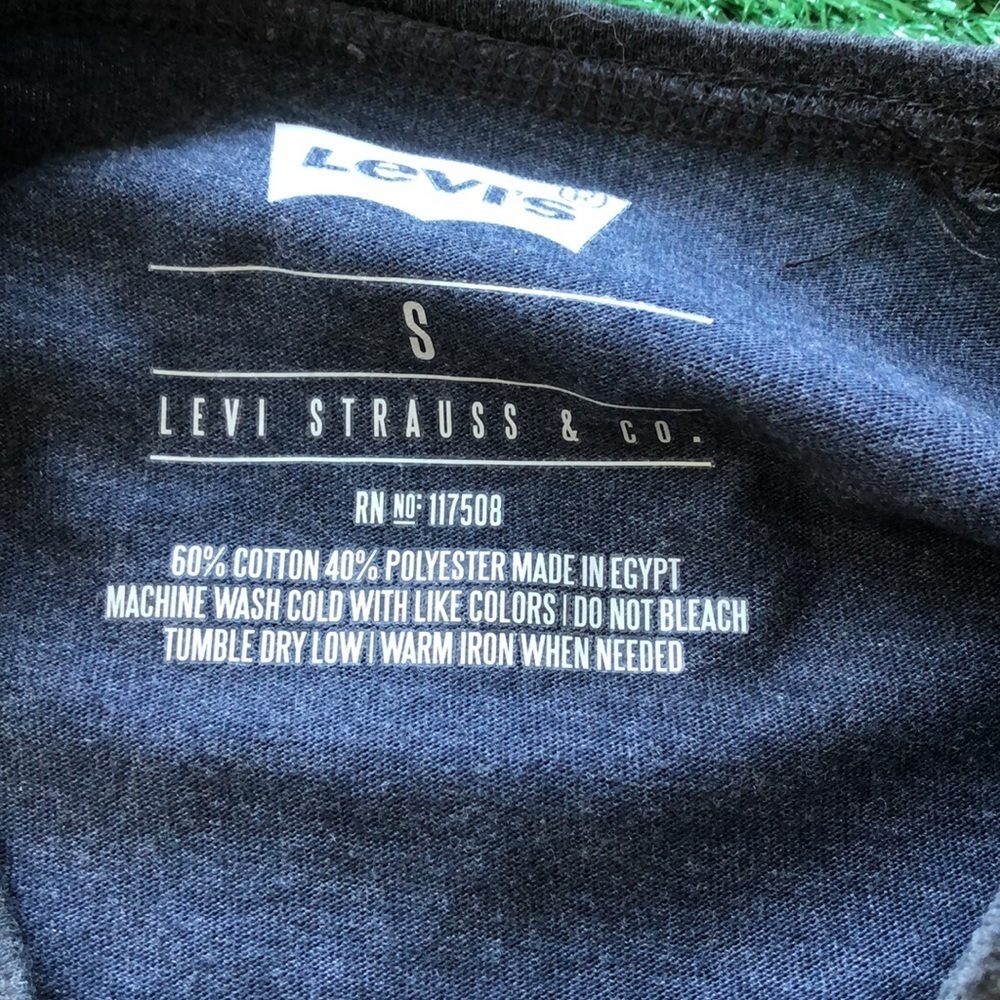 Levi’s Long Sleeve - Picture 10 of 10